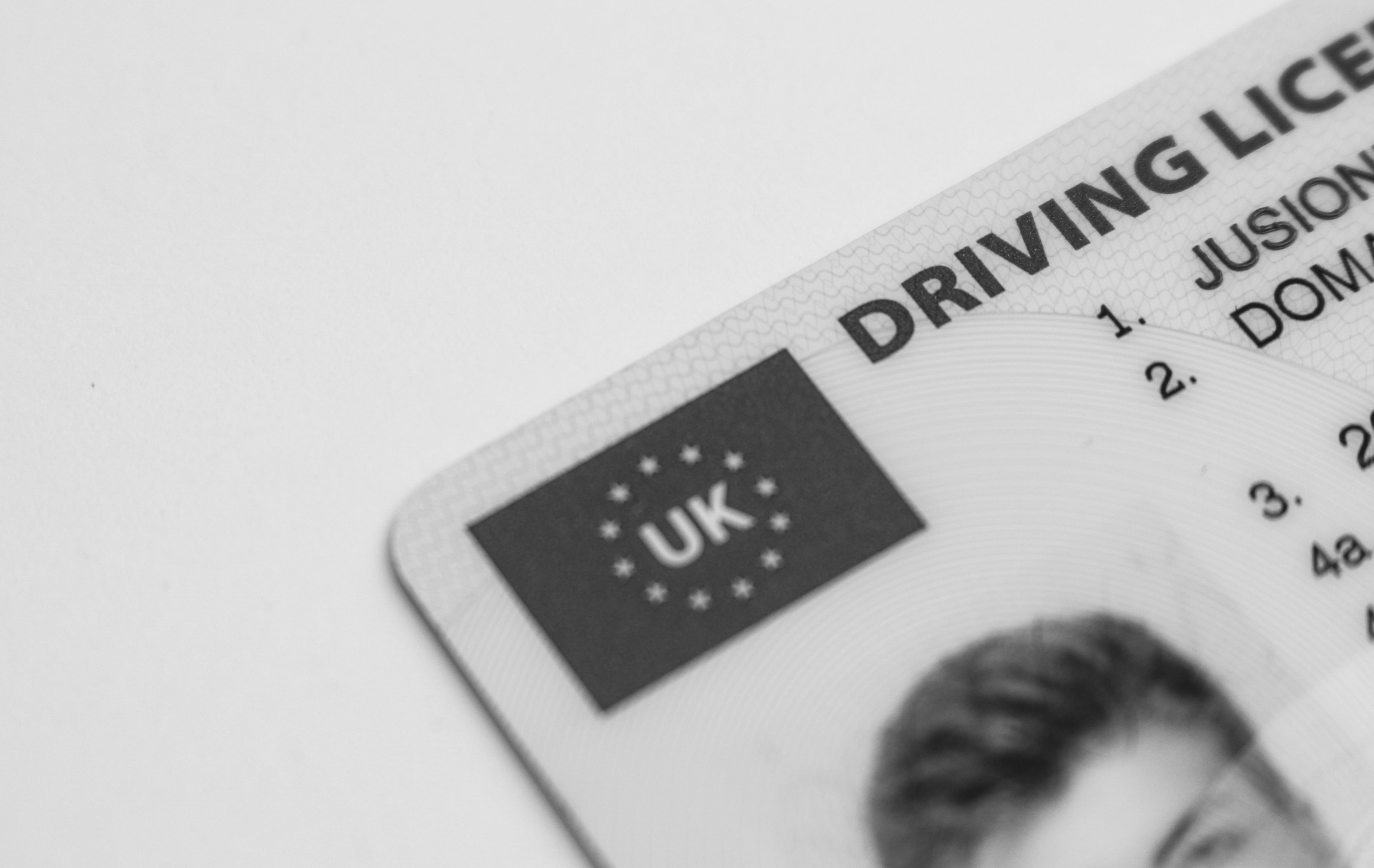 Internationalt kørekort [Alt du bør vide] | Tjekbil