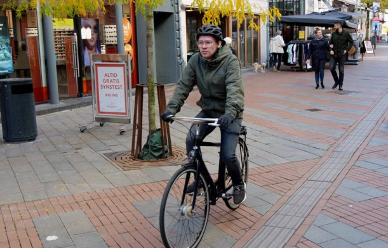 Pilotprojekt Giver Cyklister Lov Til At Cykle Mere I Gågaderne I ...